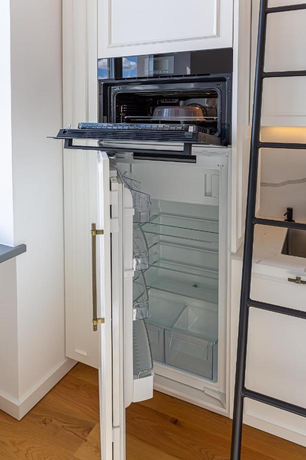 Ministerija Loft Apartment With Parking & Ac Kaunas Luaran gambar