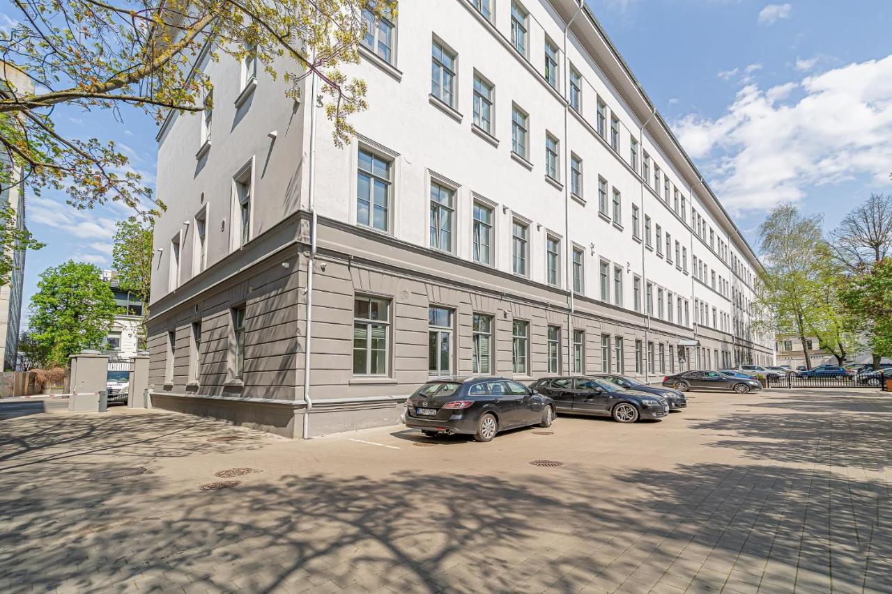 Ministerija Loft Apartment With Parking & Ac Kaunas Luaran gambar
